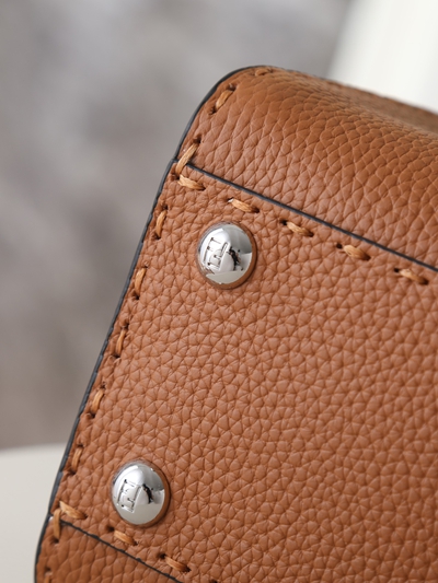 フェンディバッグ着用イメージ